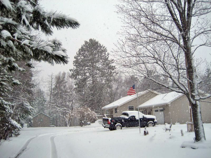 April Snowstorm Upper Peninsula